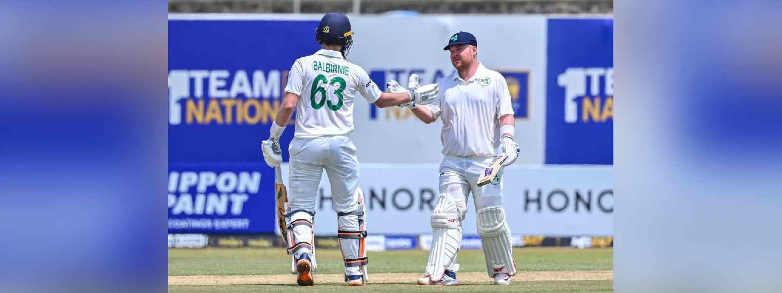 අයර්ලන්තයෙන් ශක්තිමත් ආරම්භයක්...
